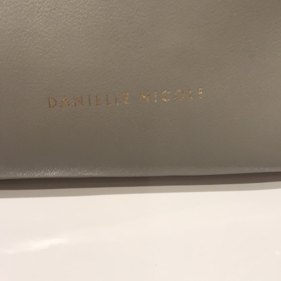 Designer DANiELLE NICOLE leather handbag - Picture 2 of 8